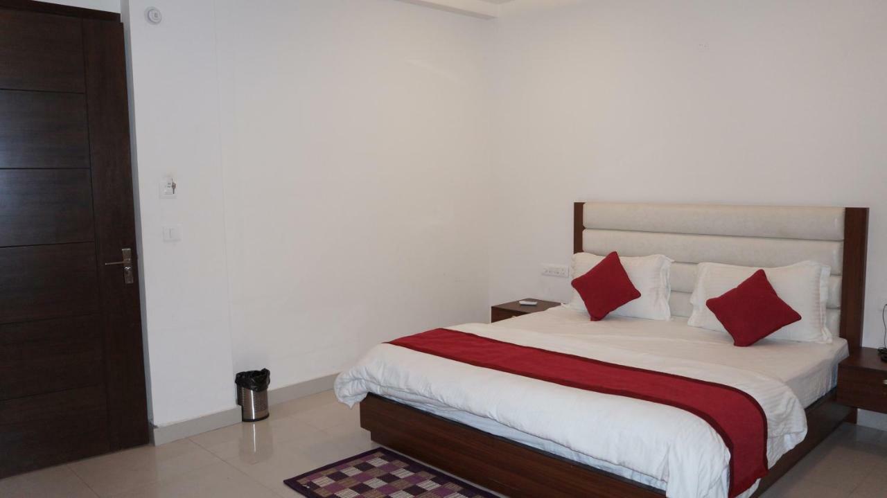 Hotel Aakash Residency Dehradun Exterior foto